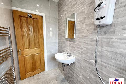 3 bedroom end of terrace house for sale, New Street, Carcroft