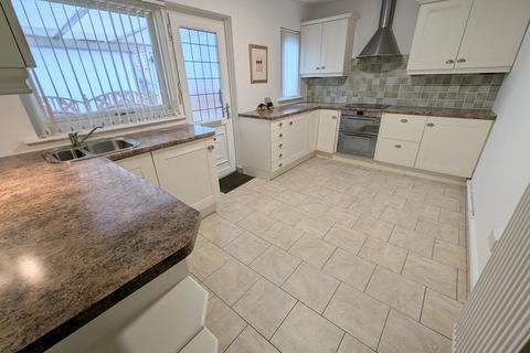 2 bedroom detached bungalow for sale, Brecon Road, Ystradgynlais, Swansea.