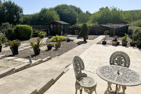 2 bedroom detached bungalow for sale, Brecon Road, Ystradgynlais, Swansea.