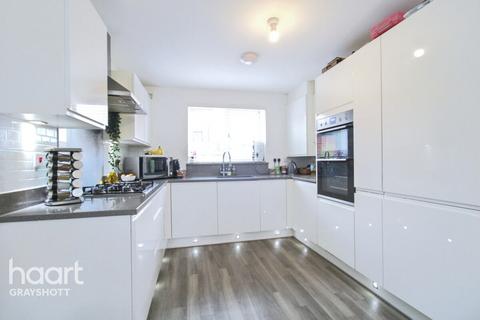 3 bedroom detached house for sale, Douglas Drive, Bordon