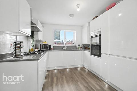 3 bedroom detached house for sale, Douglas Drive, Bordon