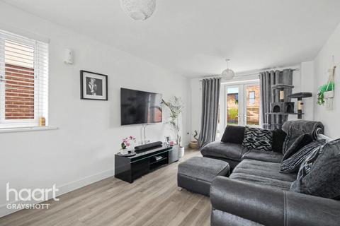 3 bedroom detached house for sale, Douglas Drive, Bordon