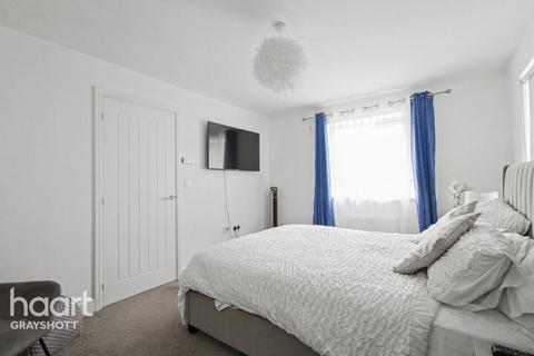 3 bedroom detached house for sale, Douglas Drive, Bordon