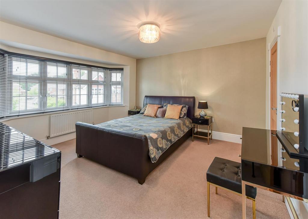 6 Pickwick Gardens-bed1a.jpg