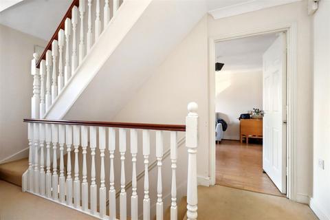40 Central Way, Clevedon, BS21 6SY