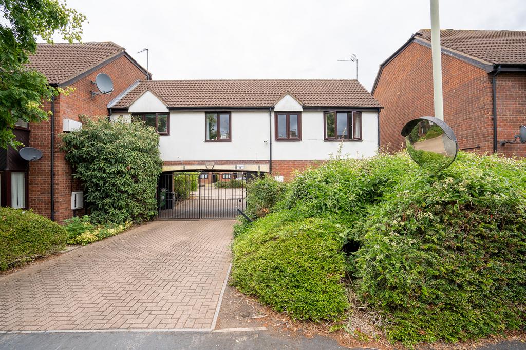 Lysons Avenue, Gloucester GL1 bed flat for sale £130,000 - Main Image