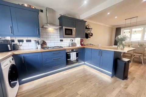 undefined, Wedgwood Avenue, Blakelands MK14