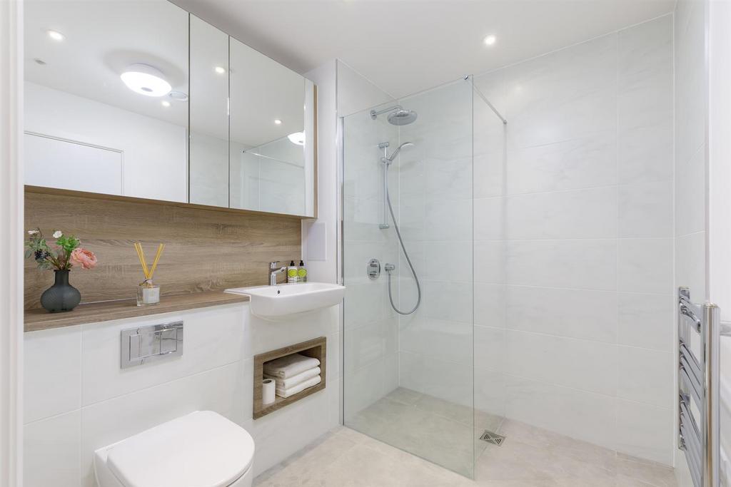 Ayrton House Shower room.jpg