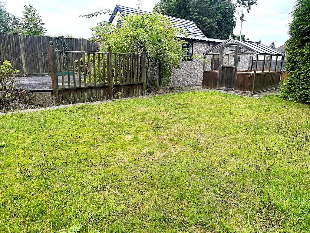 Garage garden side.jpg
