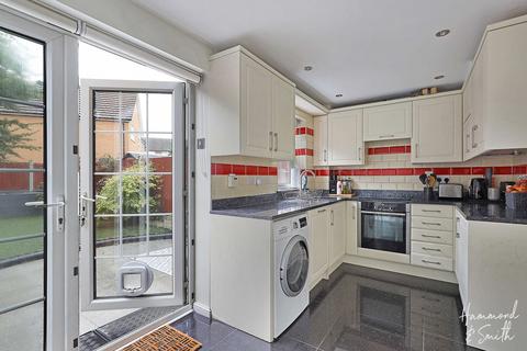 15 Tewkesbury Close, Loughton, IG10 3NT