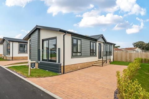 2 bedroom park home for sale, Christchurch, Dorset, BH6