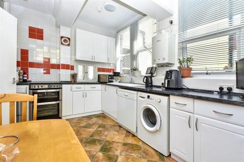 2 bedroom flat for sale, Spencer Road, Eastbourne