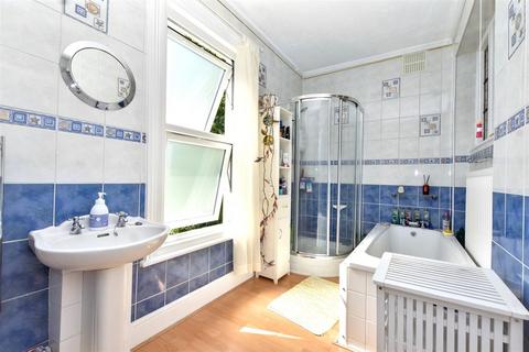 2 bedroom flat for sale, Spencer Road, Eastbourne
