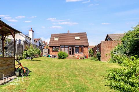 4 bedroom chalet for sale, Sea Approach, Warden