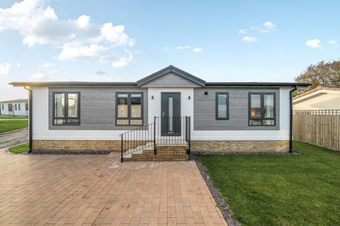 2 bedroom park home for sale, Christchurch, Dorset, BH6