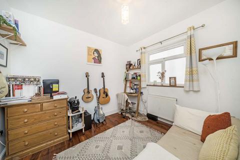 22 Lillian Avenue, London, W3 9AW