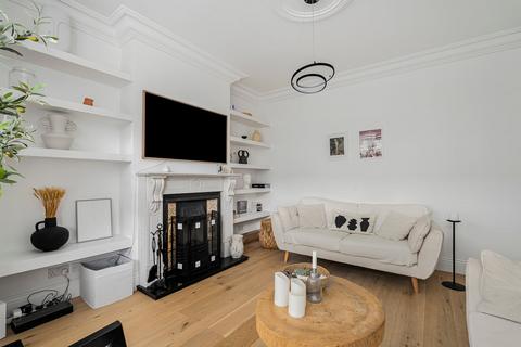 28 Claygate Road, London, W13 9XG