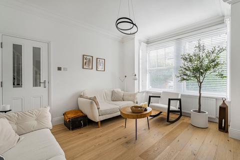 28 Claygate Road, London, W13 9XG
