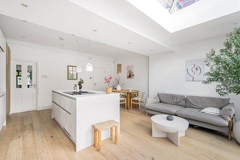 28 Claygate Road, London, W13 9XG
