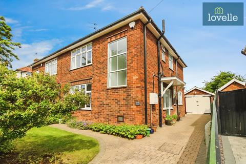 90 Gloucester Avenue, Grimsby, DN34 5BT