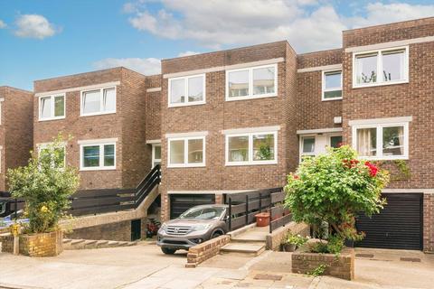 17 Augustus Close, Brentford, TW8 8QE