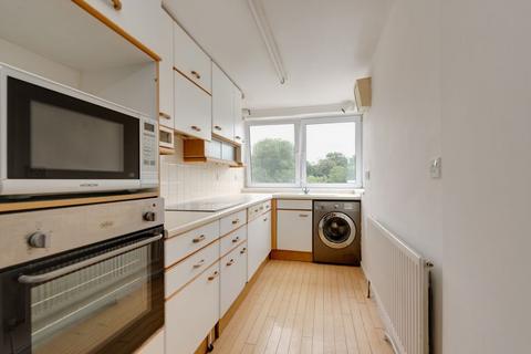 17 Augustus Close, Brentford, TW8 8QE