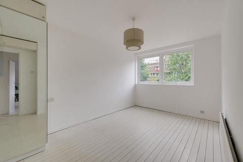 17 Augustus Close, Brentford, TW8 8QE