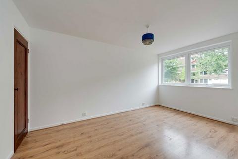 17 Augustus Close, Brentford, TW8 8QE