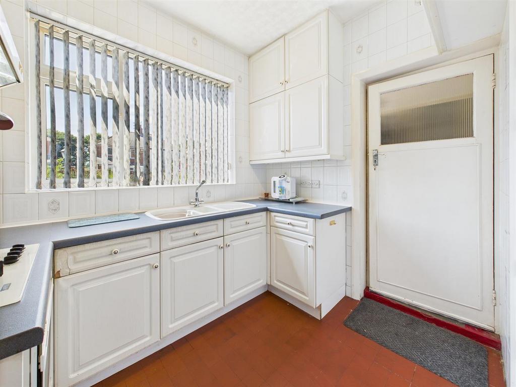 Kitchen: