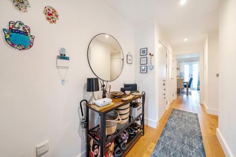 4 bedroom end of terrace house for sale, Leaside Close, welwyn gaden city AL8