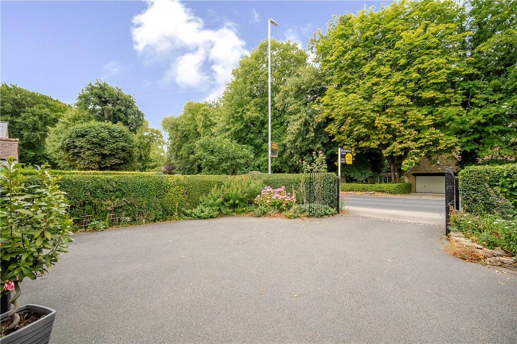 Driveway/Parking