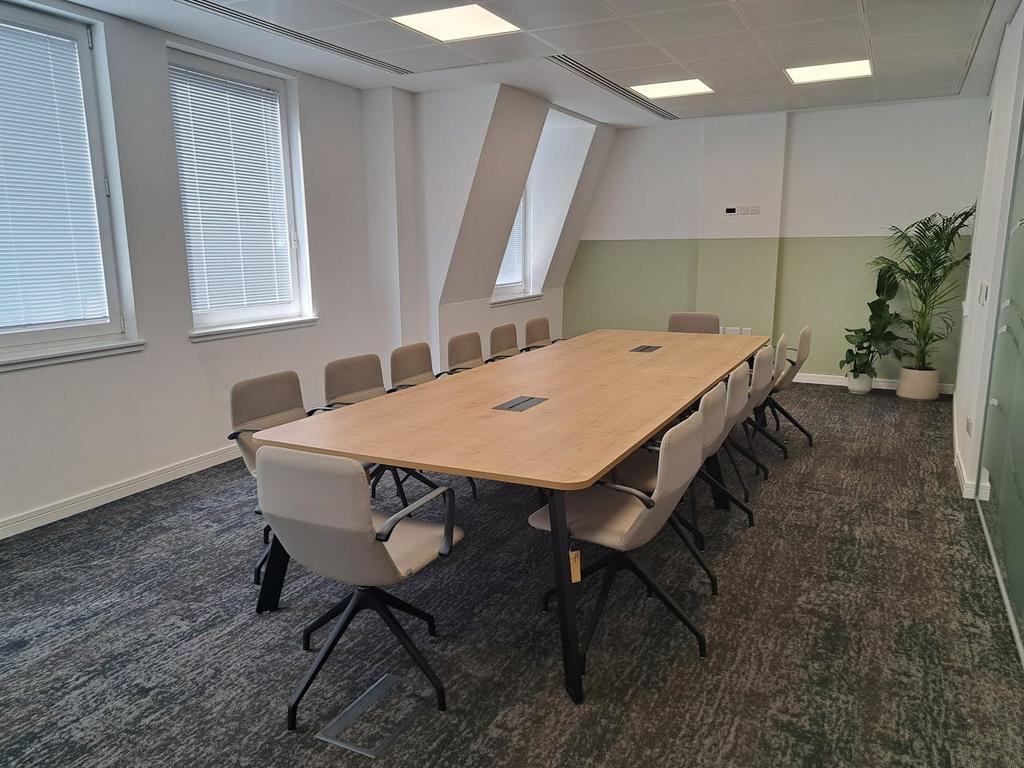 5 80 Leadenhall meeting room.jpg