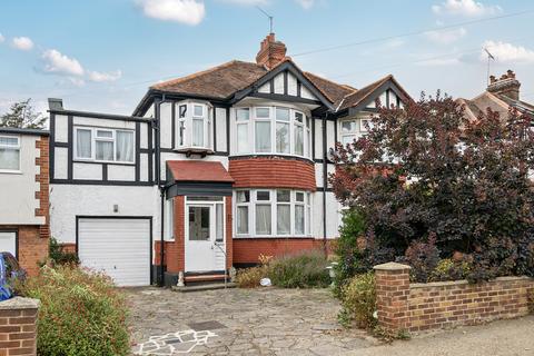 undefined, The Avenue, Romford RM1