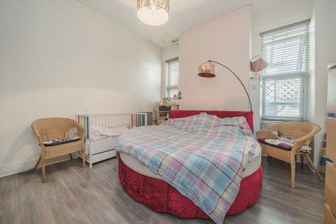 5 bedroom house for sale, Twyford Avenue, London W3