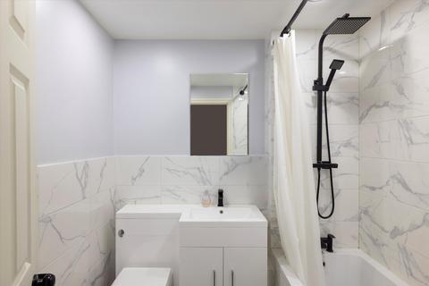 3 bedroom flat for sale, Ladbroke Grove, London, W11