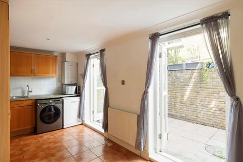 3 bedroom flat for sale, Ladbroke Grove, London, W11
