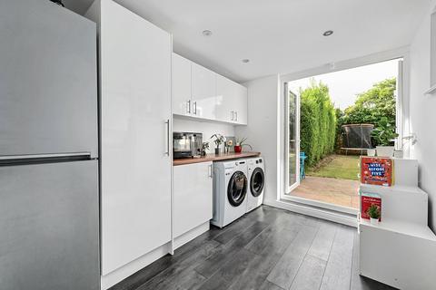 16 Cherry Tree Avenue, Staines-upon-thames, TW18 1JF