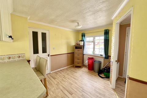 undefined, Newhaven Heights, Newhaven