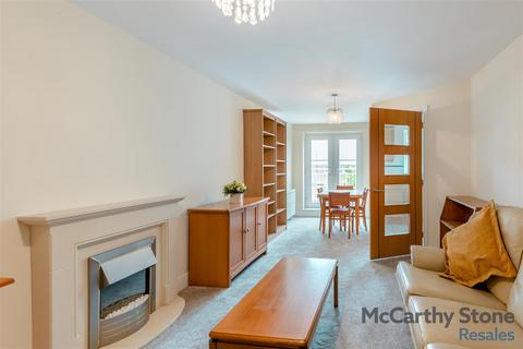 1 bedroom apartment for sale, Goodes Court, Baldock Road, Royston, Herts, SG8 5FF