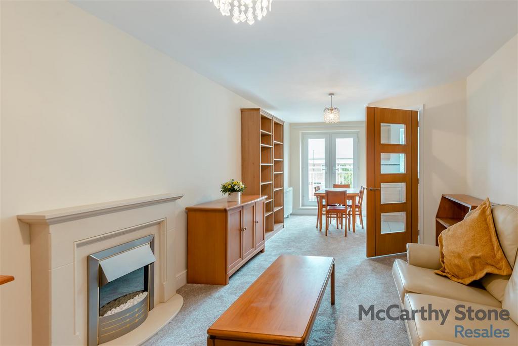 8656971-interior01.jpg