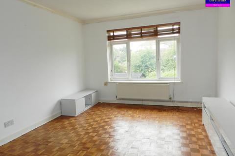 undefined, The Vineries, London N14