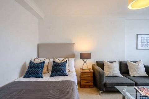 Studio to rent, Hill Street, London, W1J