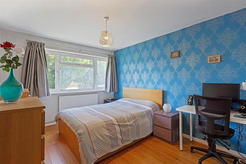 24d Morton Road, Morden, SM4 6EF
