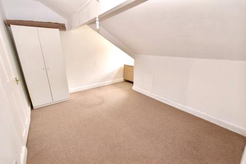 4 Athlone Grove, Leeds, LS12 1UD