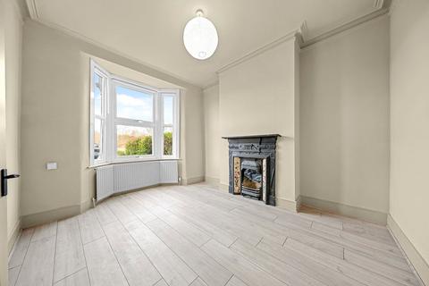 3 bedroom house to rent, Capel Road, London E12