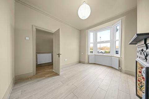 3 bedroom house to rent, Capel Road, London E12