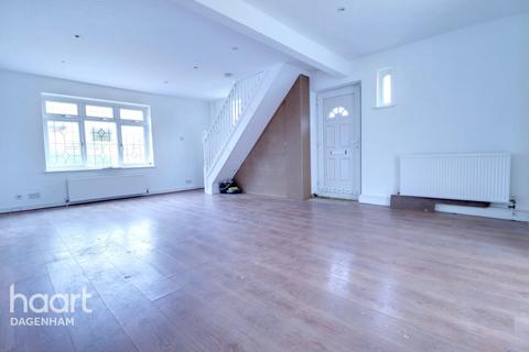 2 bedroom end of terrace house for sale, Parsloes Avenue, Dagenham