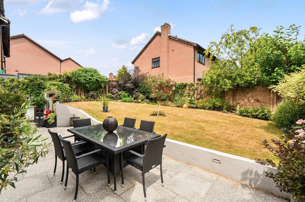 1328017-23-687e5a...