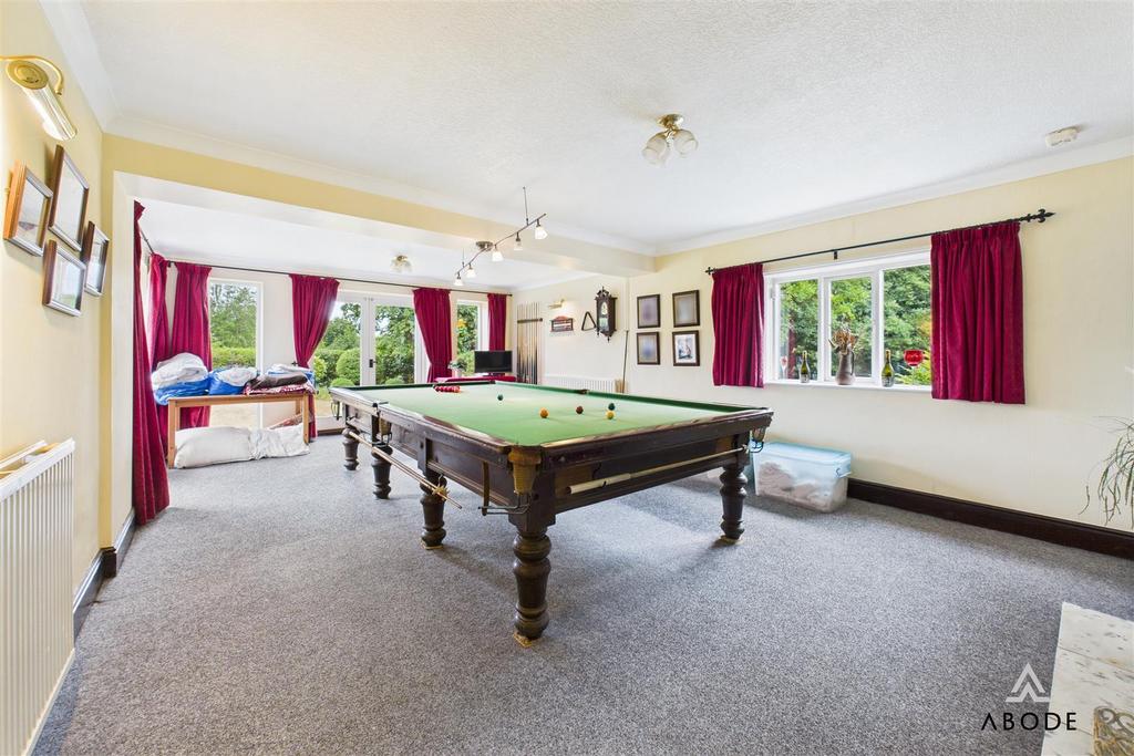 CAM03473 G0-PR0416-STILL025.jpg