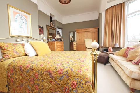 3 bedroom flat for sale, Buxton Road, Eastbourne, BN20 7LF